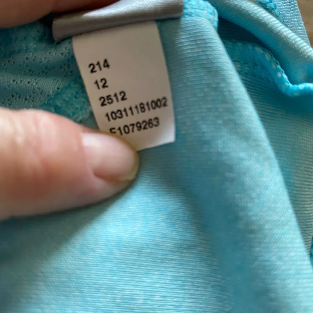 Champion pullover 1/4 zip, long sleeve back zip, gathered shoulders, lightweight - Picture 12 of 12
